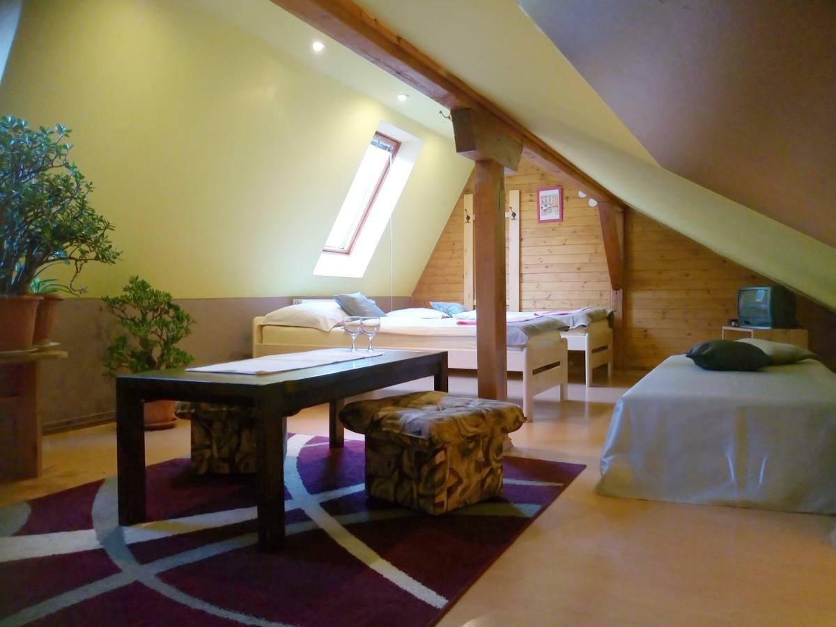 Penzion Havaj Karlovy Vary Extérieur photo